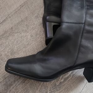 Elegant Black Women's Boots